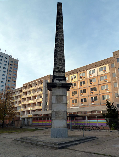 Breite Strae - Obelisk vom Neustdter Tor (1753)