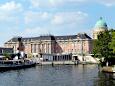 Potsdamer Stadtschloss (1751; Rekonstruktion 2014) und St. Nikolaikirche (1830-50, 1955-2010)