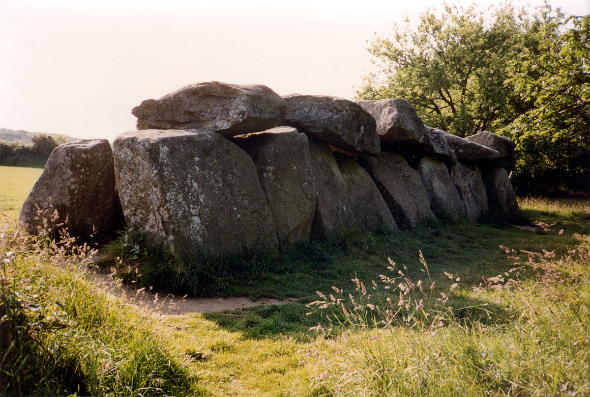 Mougau-Bihan - Alle Couverte (ca. 3000 v.Chr.)