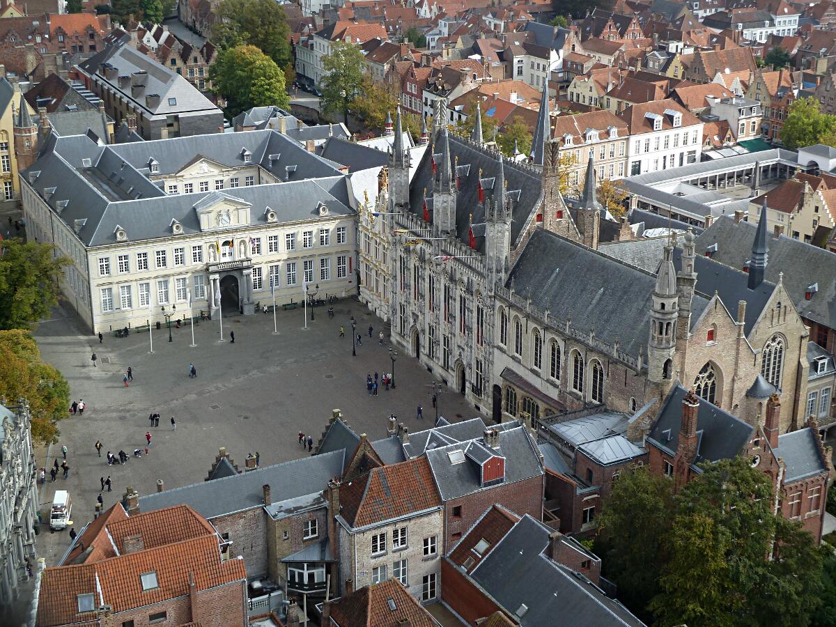 Burg - Stadhuis, Basiliek van het Heilig Bloed (Blickrichtung Ost)