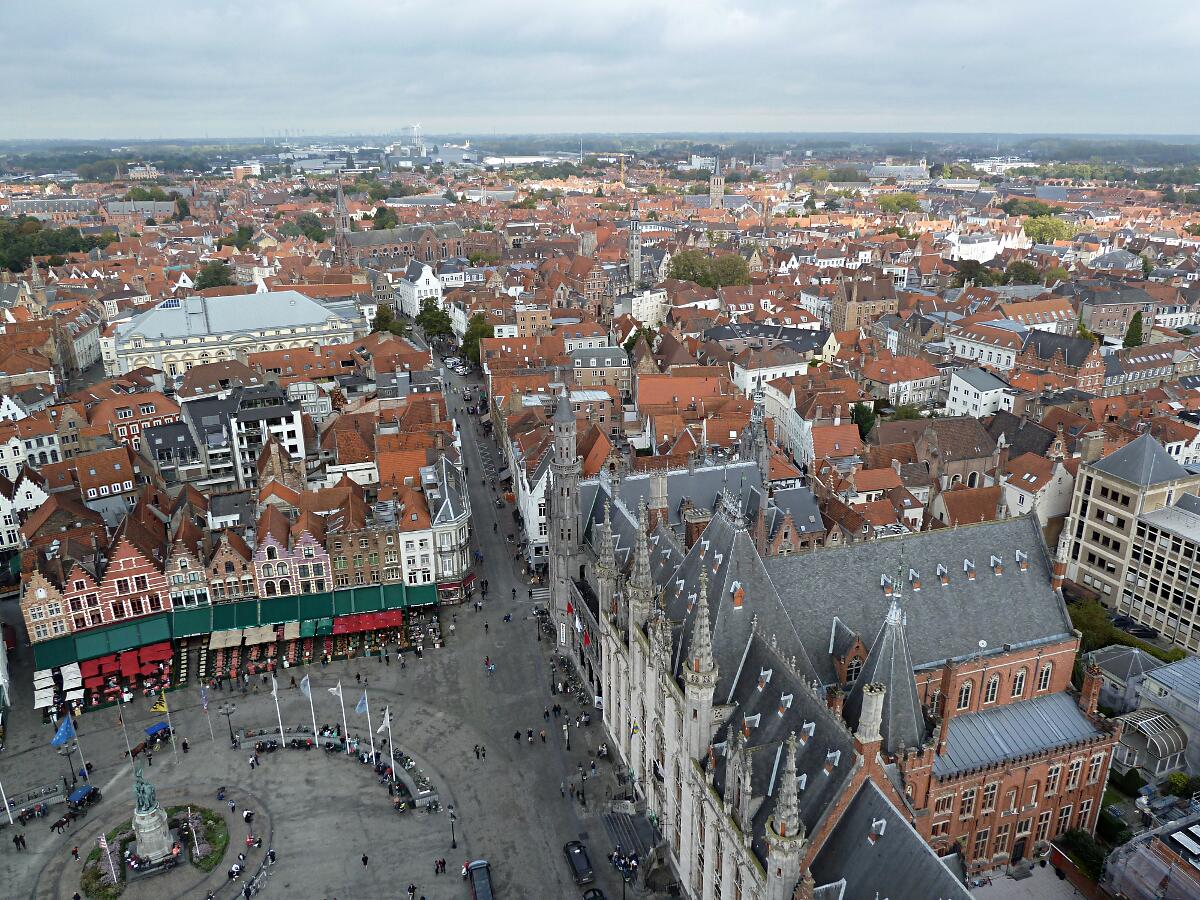 Grote Markt mit Provinciaal Hof - Blickrichtung Nord