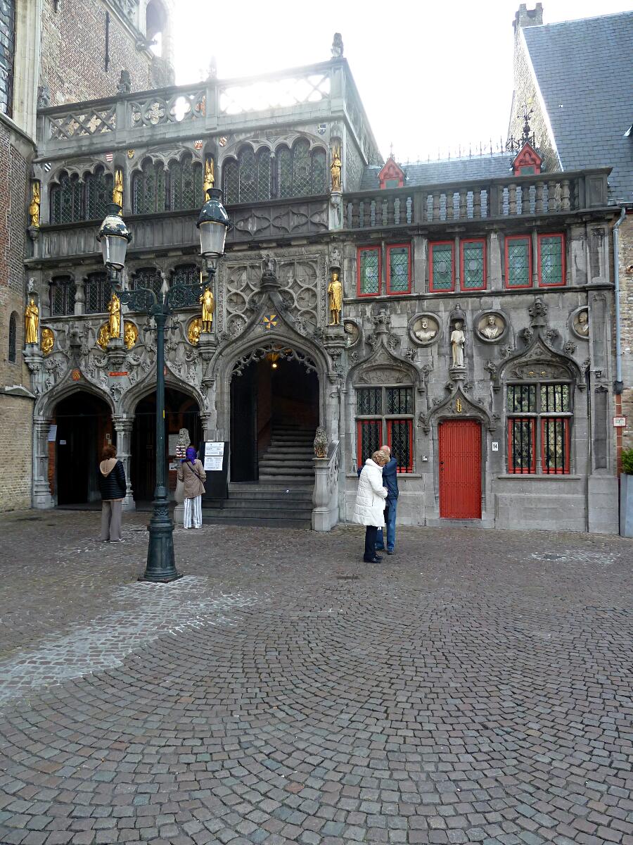 Burg - Basiliek van het Heilig Bloed (1149; 19. Jh.)