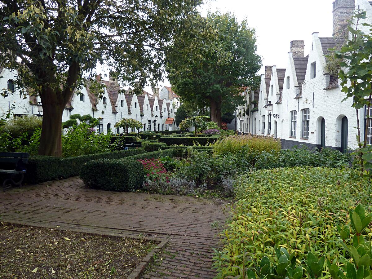 Godshuizen De Meulenaere und Sint-Jozef (14. Jh.)