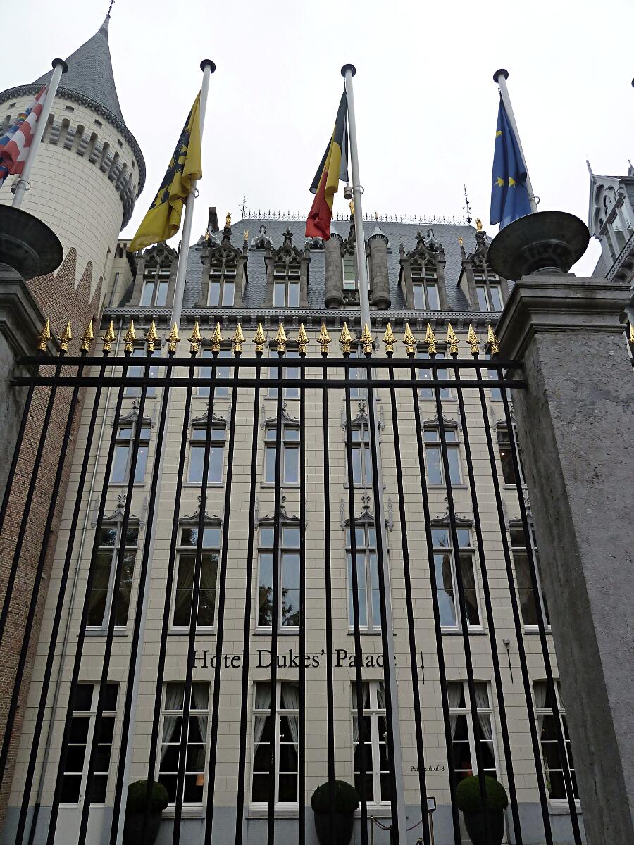 Prinsenhof - heute 'Hotel Dukes' Palace'