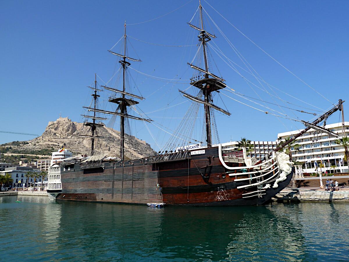 Alacant - Nachbau der Santissima Trinidad (1805 bei Trafalgar gesunken)