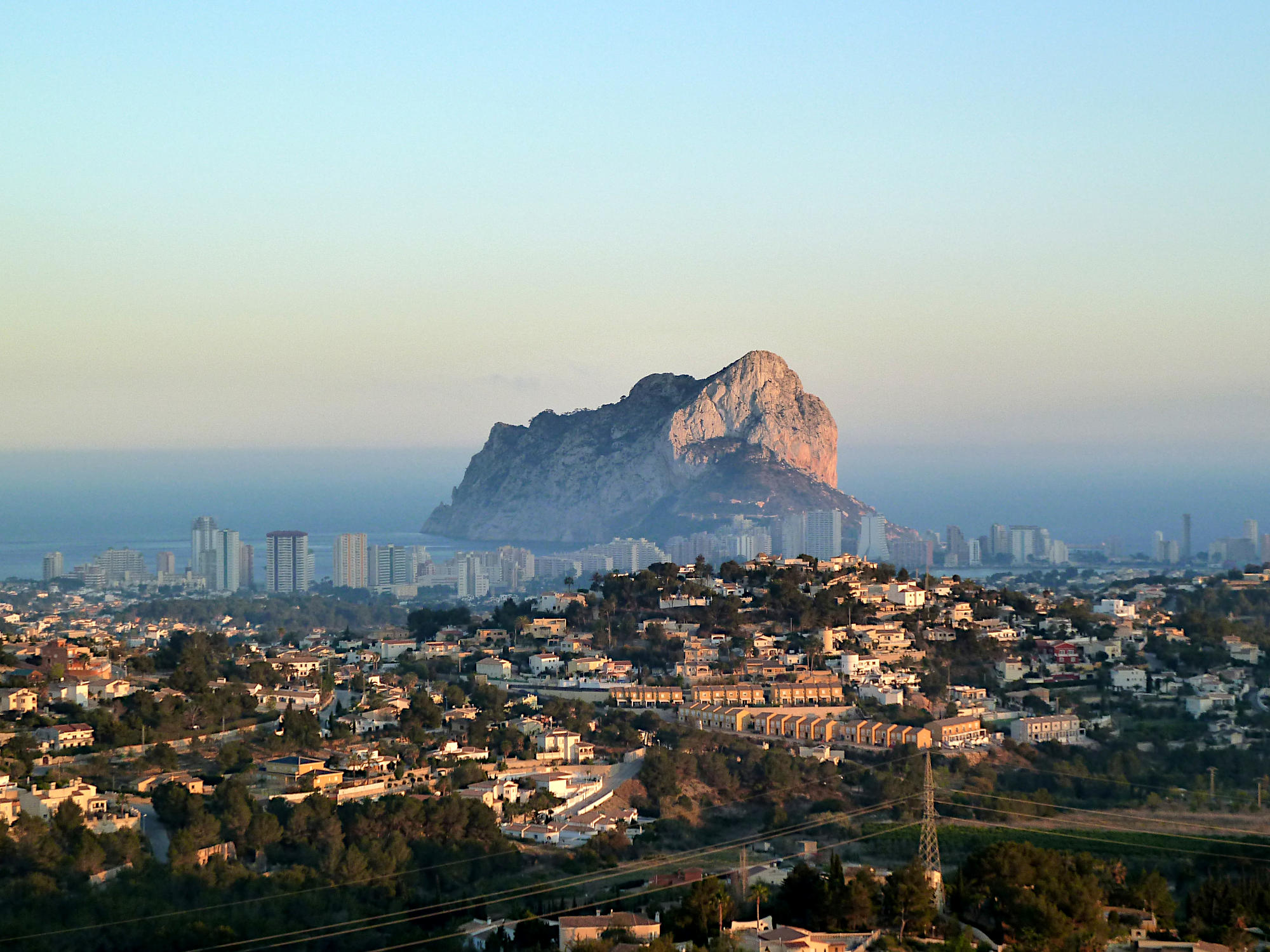 Calp - mit Penyal d'Ifac (Blick von der Partida de Empedrola)