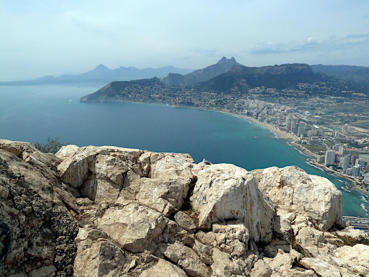 Calp - Penyal d'Ifac (im Hintergrund Badia de Calp)