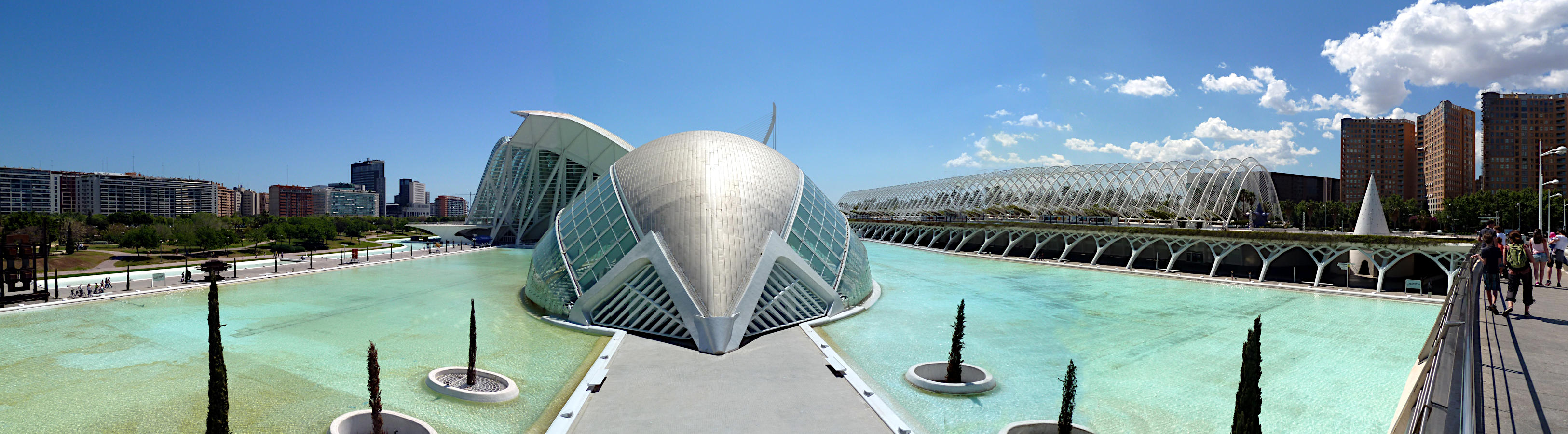 Valencia - CAC (L'Hemisf�ric und L'Umbracle - Blick vom Pont de Monteolivet)