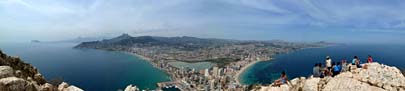 Calp - Badia de Calp, Les Salines und Platja de Levante (Gipfelpanorama vom Penyal d'Ifac)
