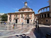 Valencia - Plaça de la Seu mit Basílica Virgen de los Desamparados