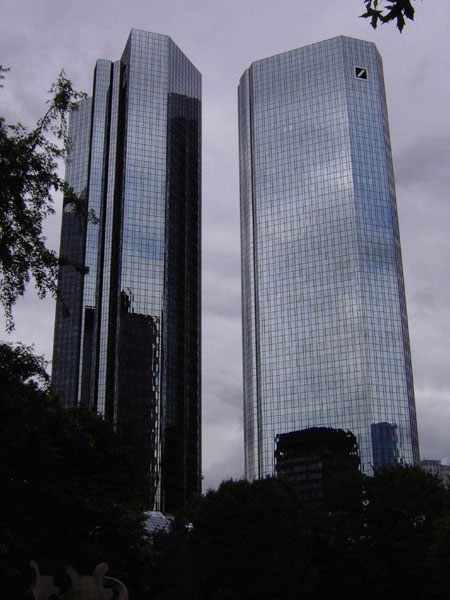 Deutsche Bank - 'Soll und Haben' (155 m)