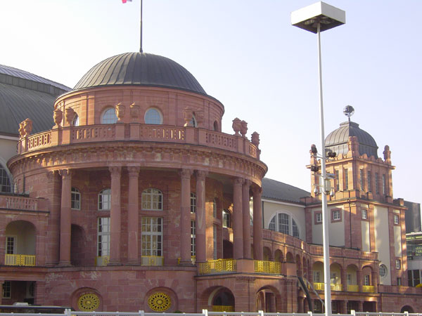 Festhalle - Rotunde und Eckturm mit Kuppelrekonstruktionen (1907-08, 2008)