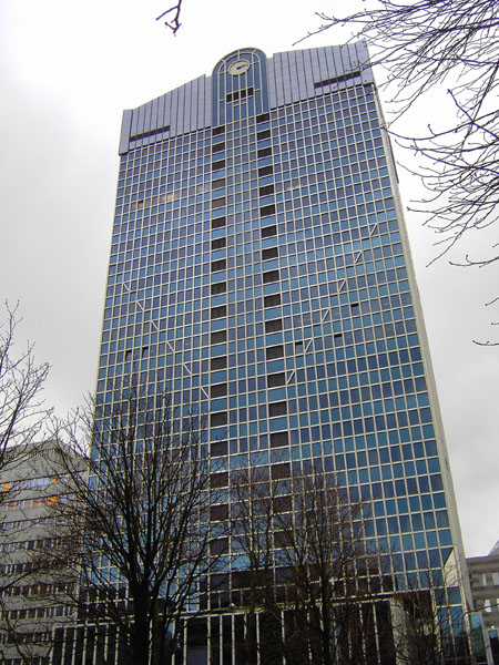 Rhein-Main-Center (84 m)