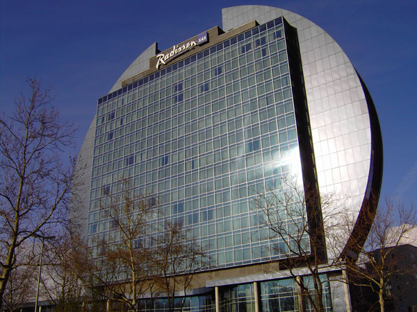 Radisson SAS (87 m)