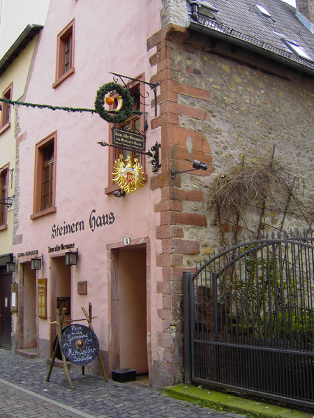 Steinern Haus - Klappergass' (um 1450)