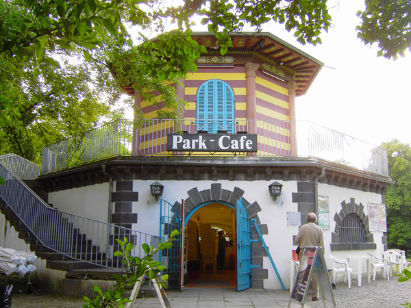 Sch�nhof-Pavillon im Gr�neburgpark (1820, versetzt 1964)