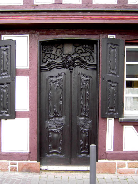 Altes Bornheimer Rathaus (1770, barocke Haust�r)