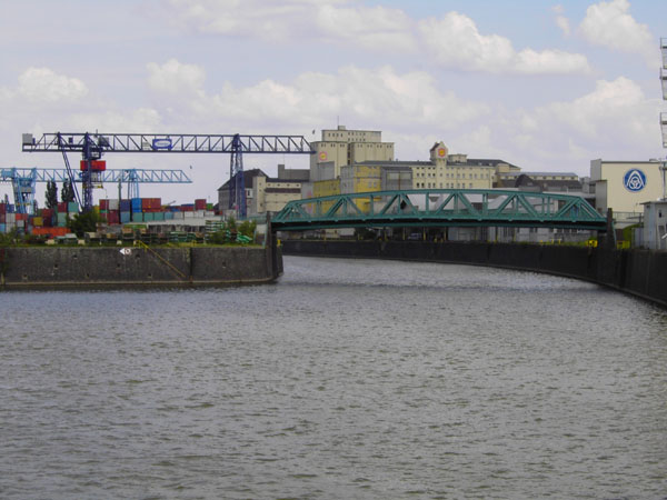 Osthafen (S�dbecken mit Schmickbr�cke)