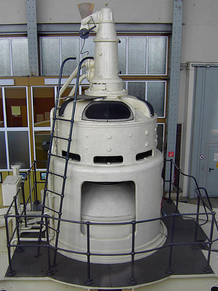 Wasserkraftwerk und Staustufe Griesheim - Turbine