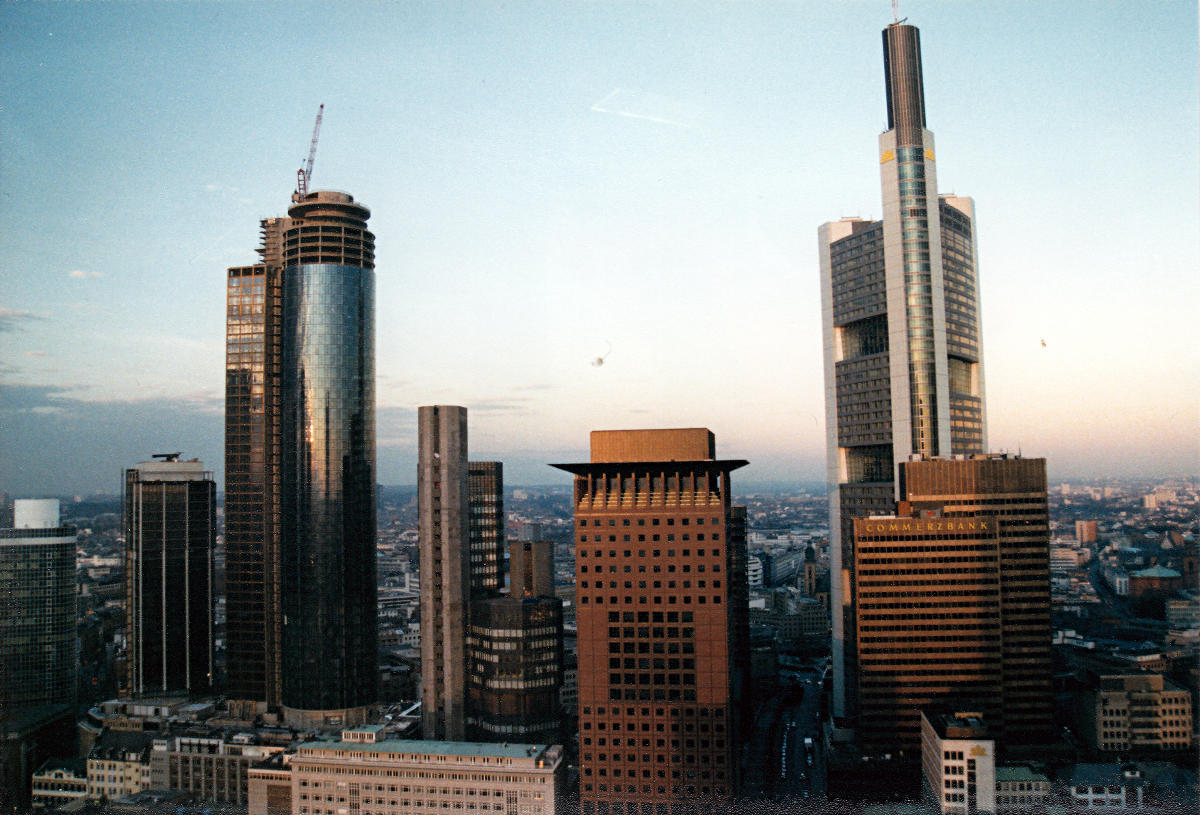 Skyline mit Maintower (im Bau)