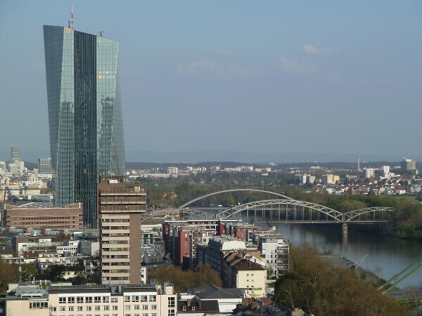 EZB-Neubau (185 m), Neue Osthafen- und Deutschherrnbr�cke