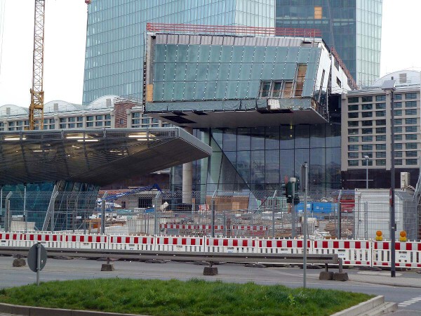 EZB-Neubau - Eingangsgeb�ude in der ehem. Gro�markthalle