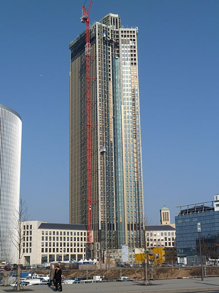 Tower 185 (204 m)