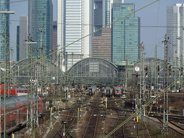 Gleisvorfeld Hauptbahnhof - Ansicht von der Emser Br�cke