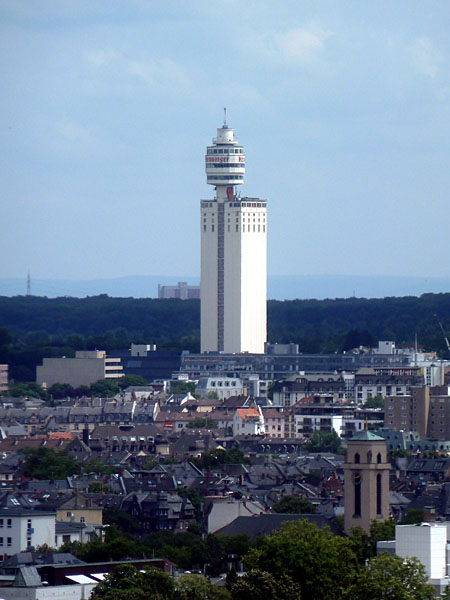 Henninger Turm (120 m)