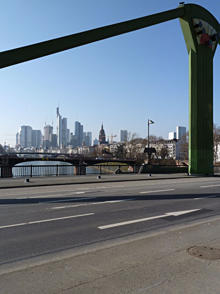Skyline und Altstadt - Ostansicht von der neuen Fl��erbr�cke