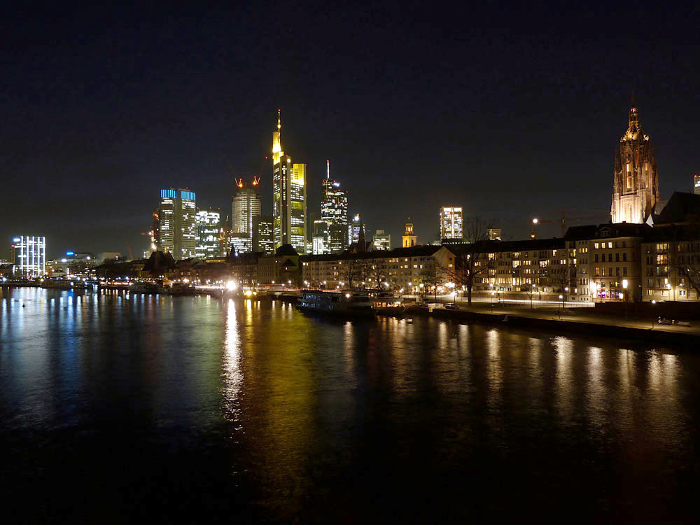Skyline und Altstadt - Ostansicht von der alten Br�cke