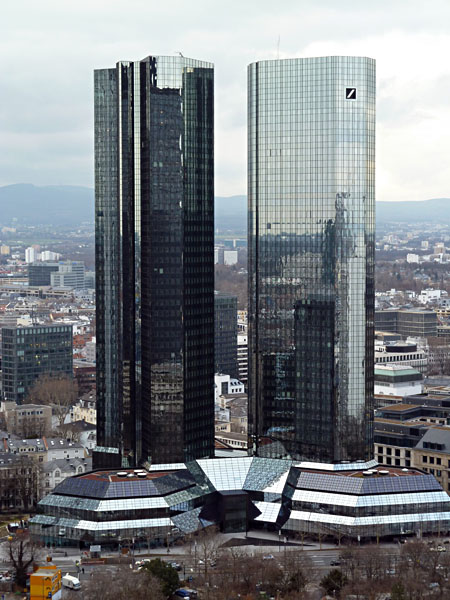 Deutsche Bank - 'Soll und Haben' (155 m)