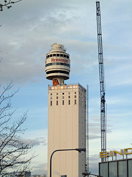 Henninger Turm - Abrissarbeiten mit Auslegerkran