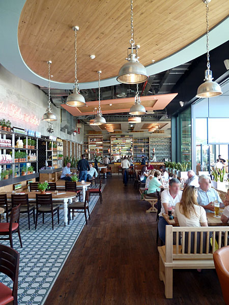 Europaviertel - Skyline Plaza (Restaurant 'Alex')