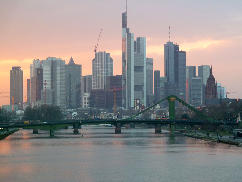 Skyline - Ostansicht von der Deutschherrnbr�cke