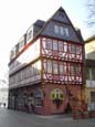 Haus Wertheym (einzig erhaltenes Fachwerkhaus der Altstadt, um 1600)