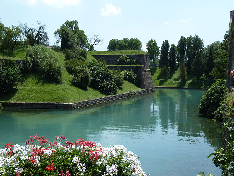 Peschiera - Festungsmauer mit Bastion im S�dwesten