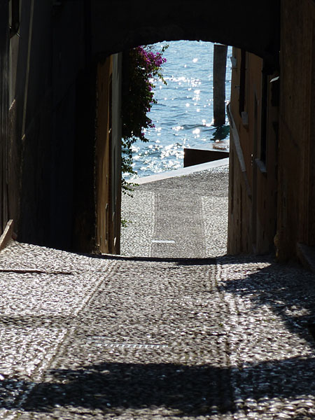 Malc�sine - Via Borre