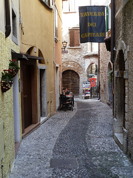 Malc�sine - Via Porto Vecchio