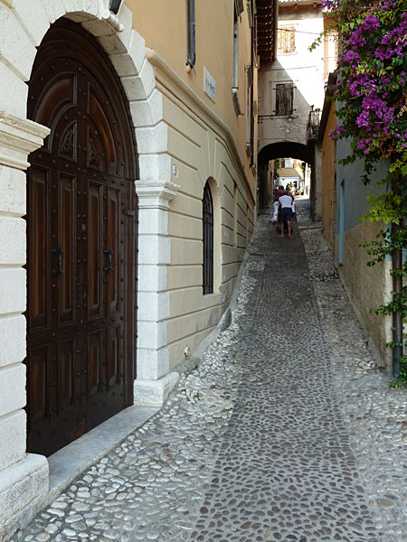 Malc�sine - Via Goethe