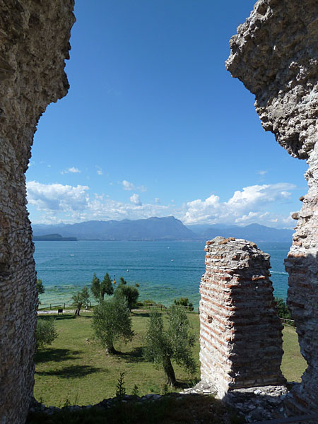 Sirmione - Grotte di Catullo (Blick von der 2. Ebene, Ostseite)