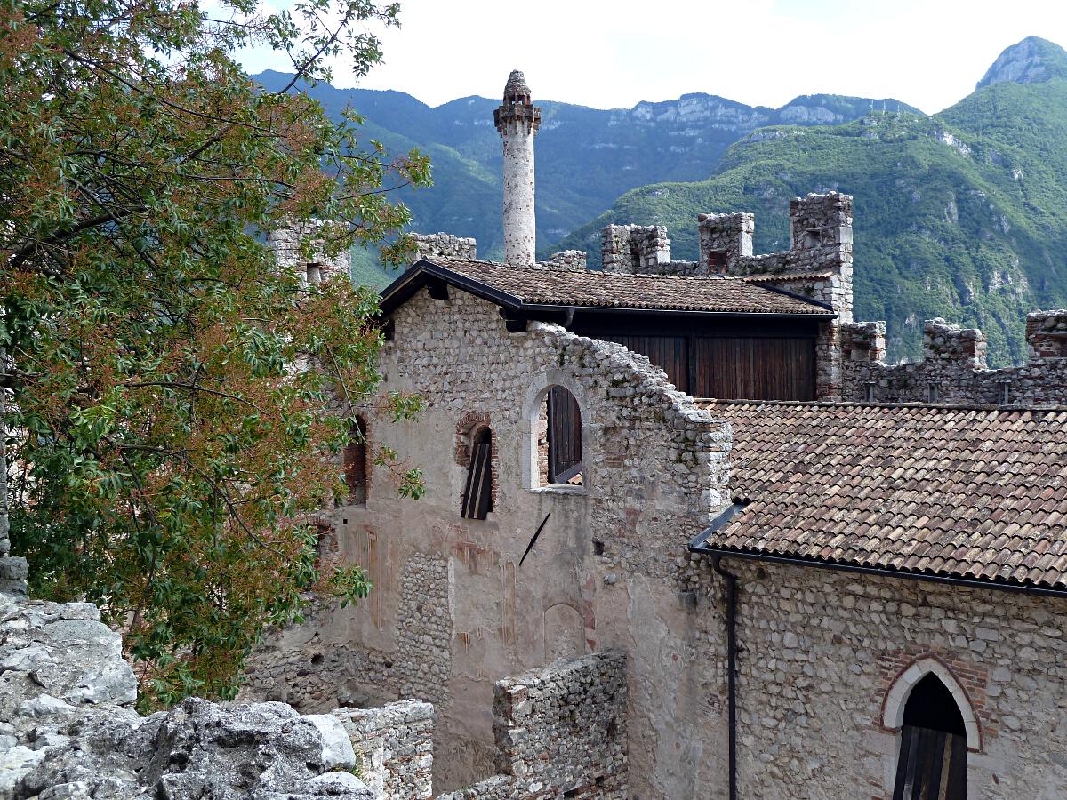 Castello di Sabbionara (ab 11. Jh.) - Palazzo Baronale
