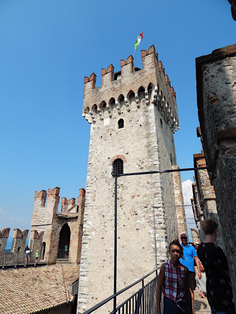 Castello Scaligero - Torre di Mastino (13.Jh.)