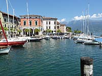 Gargnano - Hafen mit Palazzo Comunale