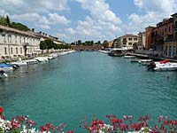 Peschiera - Canale di Mezzo (im Hintergrund Ponte dei Voltoni)
