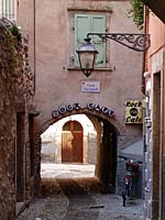 Malc�sine - Vicolo Portichetti