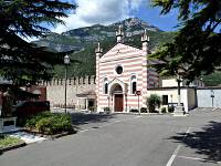 Ala - Piazza Giovanni XXIII mit Chiesa dei Padri Cappuccini