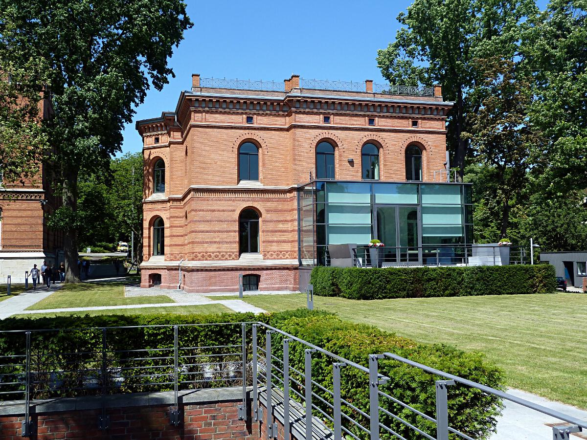 Kommandeurshaus (1888; ehem. Marineakademie) - Landtag Schleswig-Holstein