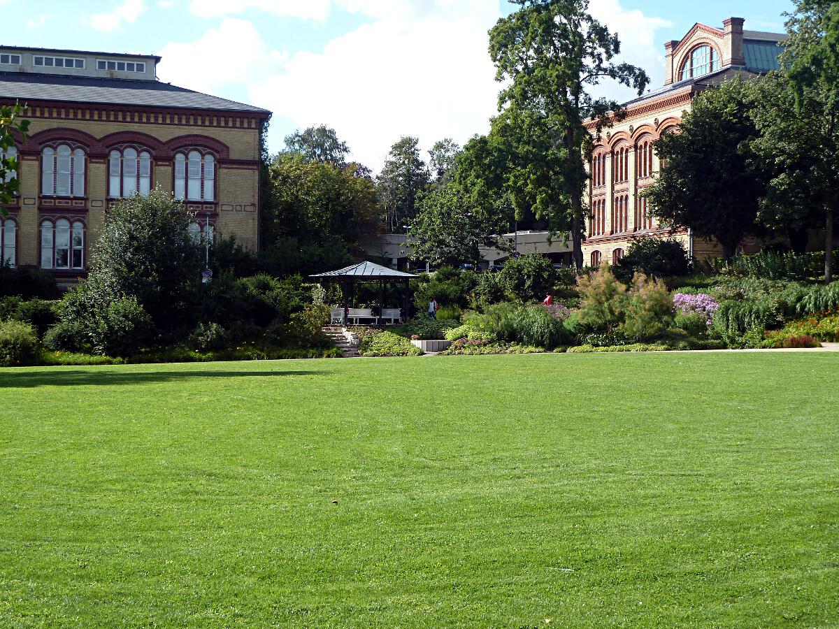 Schlossgarten - mit Medizin- und Pharmaziehistorischer Sammlung und Zoologischem Museum
