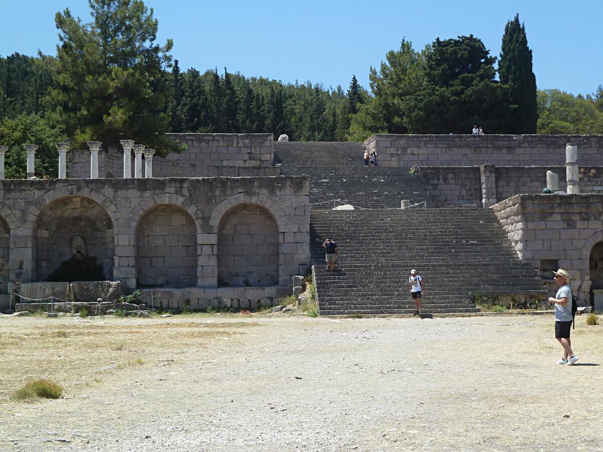 Askl�pion - Terrassenst�tzmauern mit rekonstruierter Freitreppe